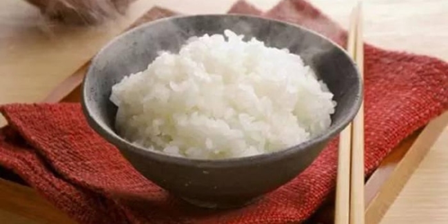 How many calories in one cup of rice?