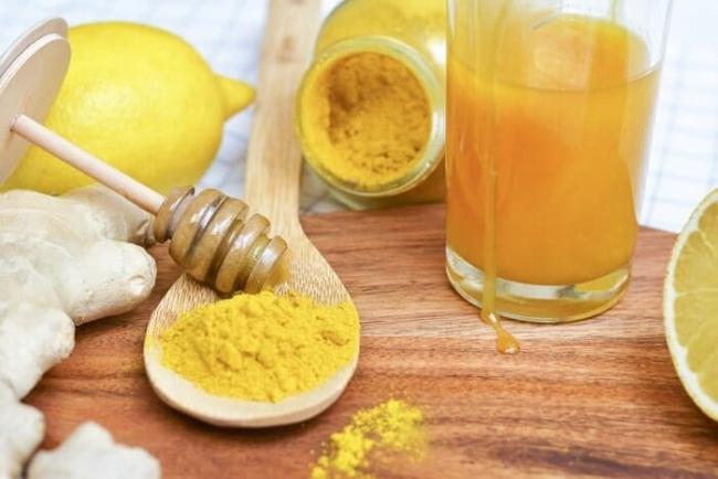 Answer the question of drinking honey with turmeric to gain weight?