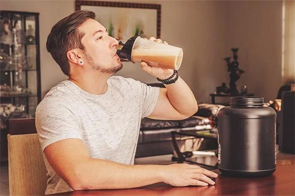 Eating plenty of protein has any side effects?