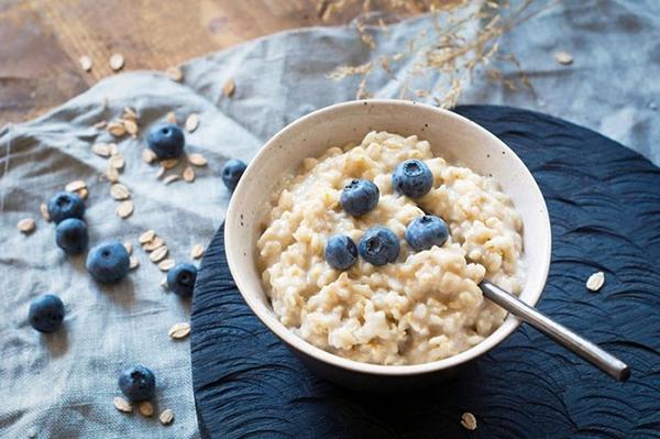Oatmeal is delicious, nutritious, and helps with effective weight loss.