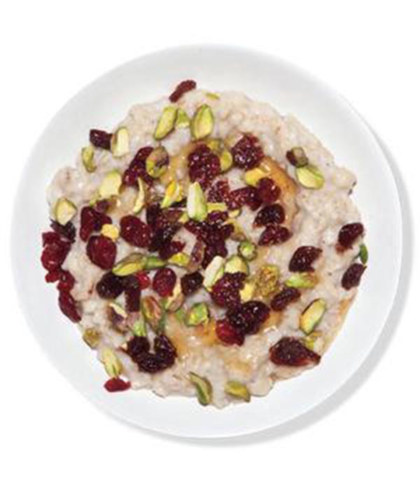 Oats and dried fruits