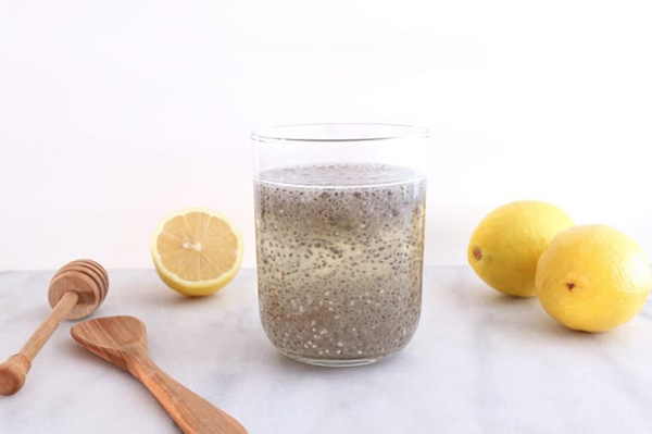 Persistently implementing the use of chia seeds for weight loss, both simple and easy to drink.