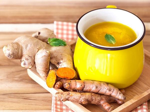 How to drink turmeric with weight loss with ginger, honey, and cinnamon powder for those who like tea.