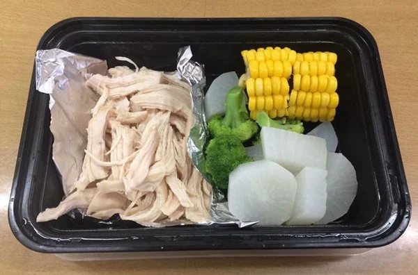 Boiled chicken, corn, broccoli, and radish