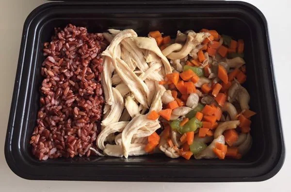 Brown rice, chicken and mixed vegetables